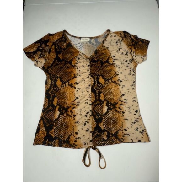 Free Kisses Women’s Bohemian Rushed Front Animal Print Top Size L See Notes - Picture 2 of 6